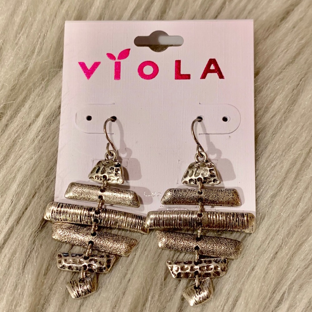NWT • wind chime earring